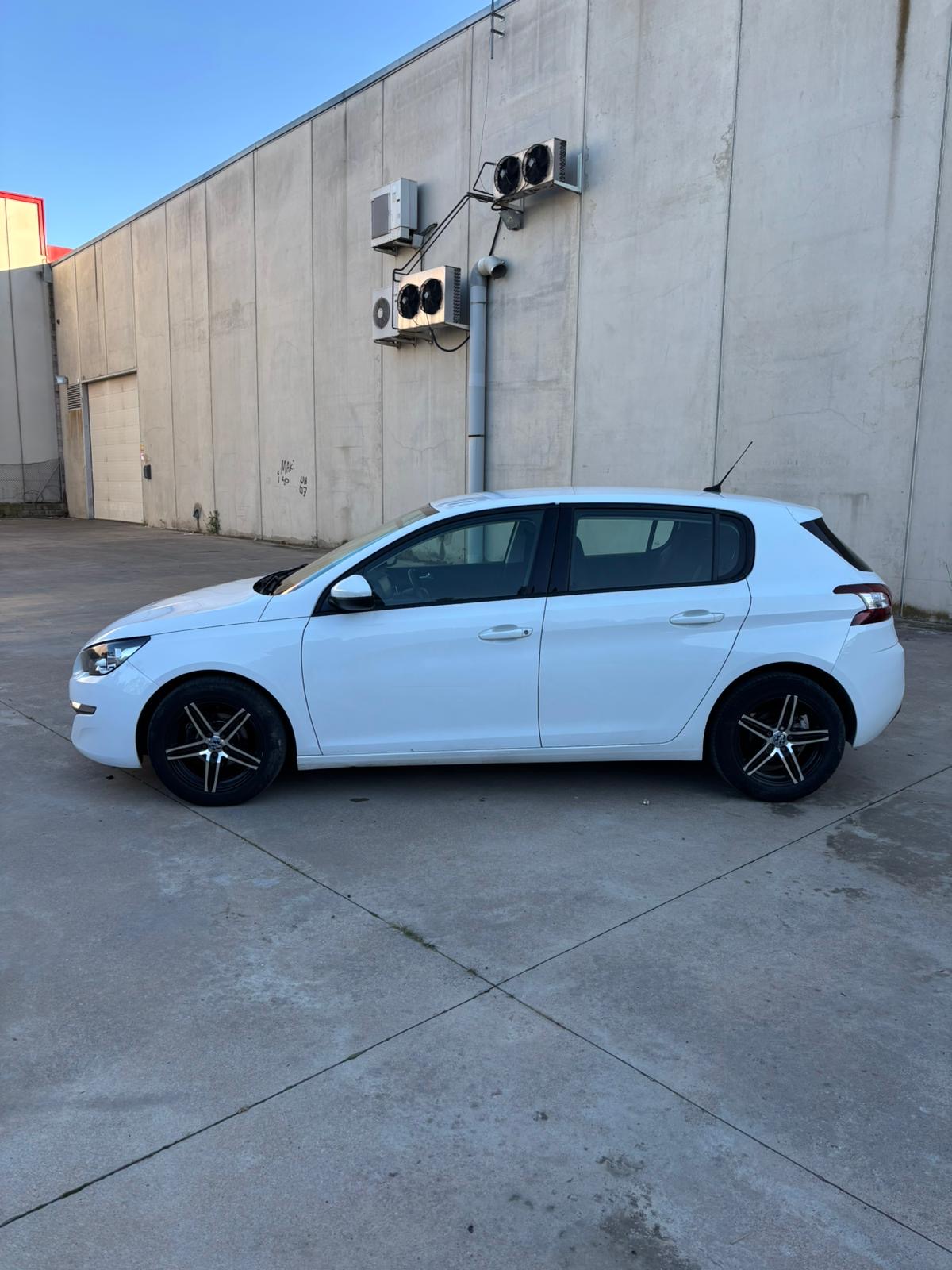 Peugeot 308 1.6 HDi 100 CV