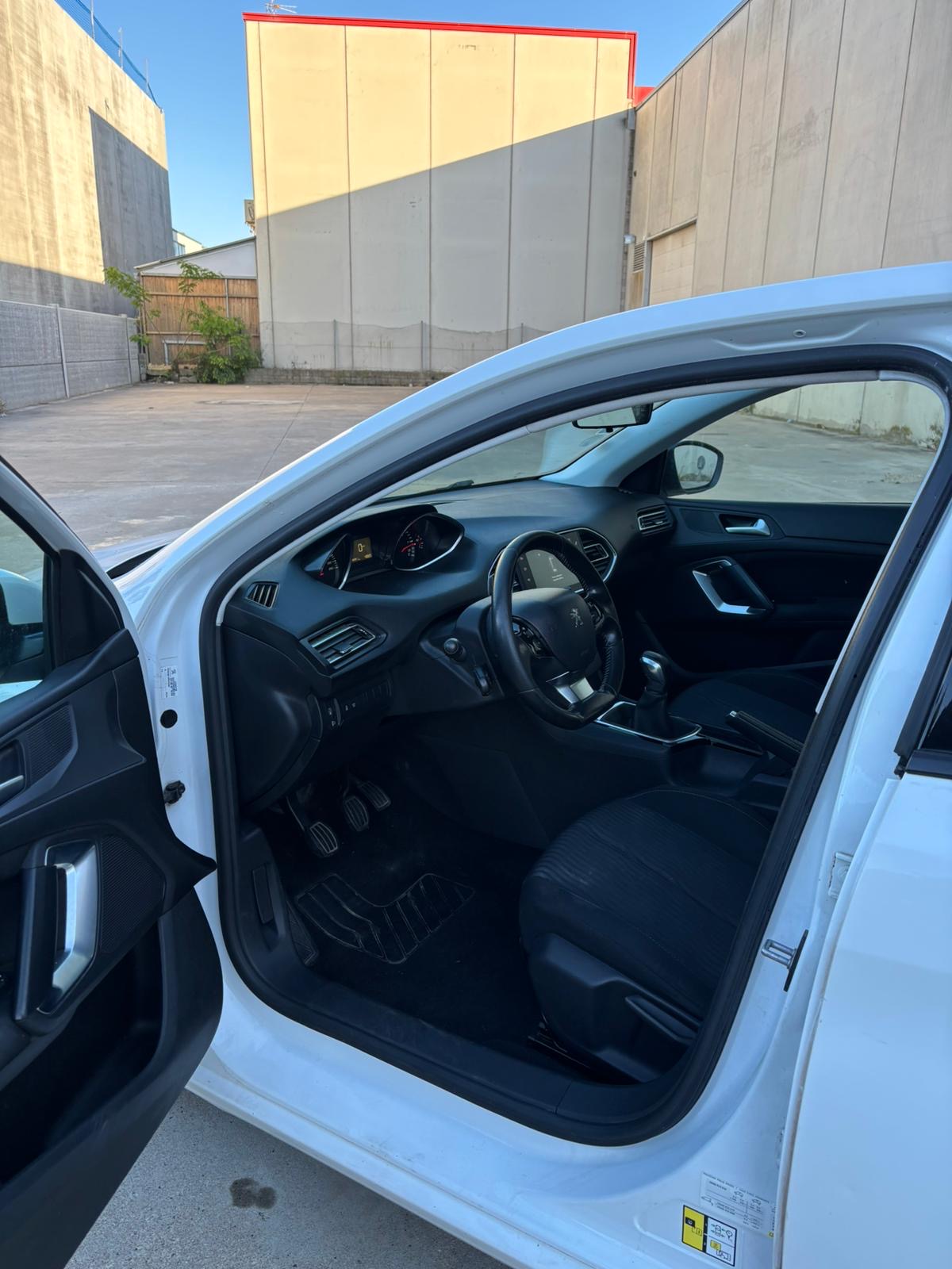 Peugeot 308 1.6 HDi 100 CV